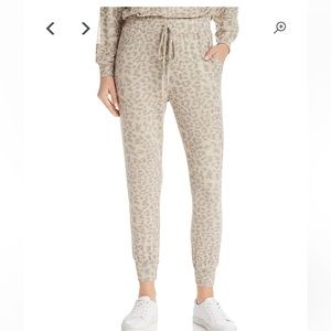 Sundry pocket jogger pants Sand leopard print size 1